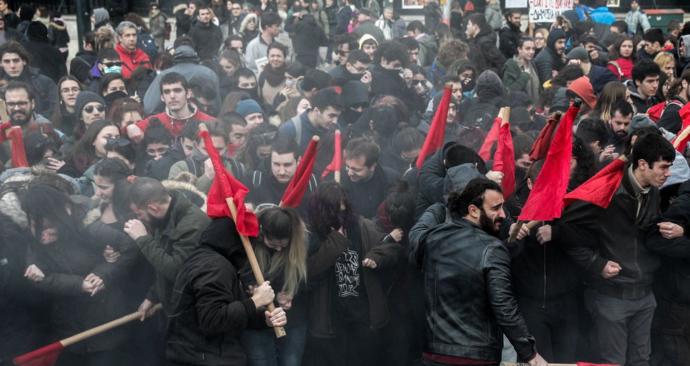 Εντάσεις στη διαδήλωση κατά του νομοσχεδίου Κεραμέως