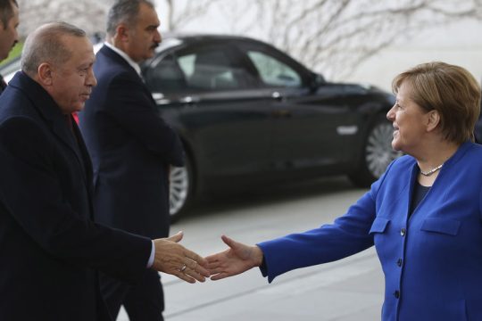 Συμμερίζονται την ανησυχία μας αλλά μας έχουν στο «περίμενε»