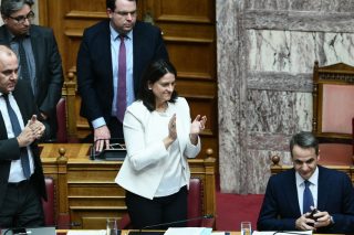 Ούτε λέξη για τα κολέγια από τον Κυριάκο Μητσοτάκη στη Βουλή