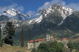 Αγνωστα ταξιδιωτικά μονοπάτια στον ορεινό Μοριά