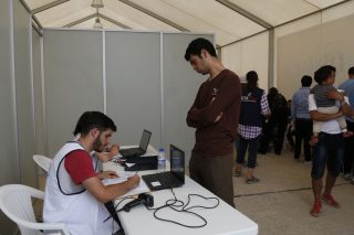 Ο δωδεκάλογος των Δένδια – Χρυσοχοΐδη για τις «ασφαλείς χώρες καταγωγής»