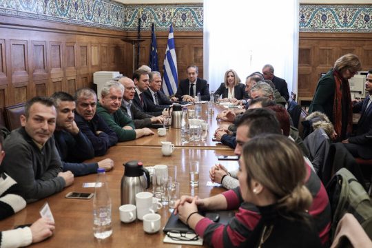 Ο Χατζηδάκης ξεπουλάει τη ΛΑΡΚΟ