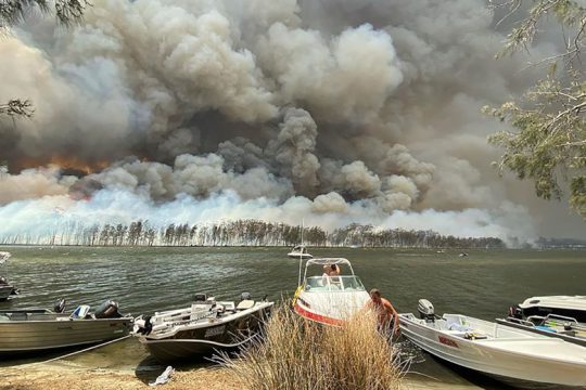Μετά την καταστροφή έρχεται η οργή στην Αυστραλία