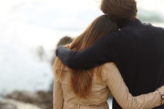 Το δικαίωμα στη μελαγχολία και την αγκαλιά