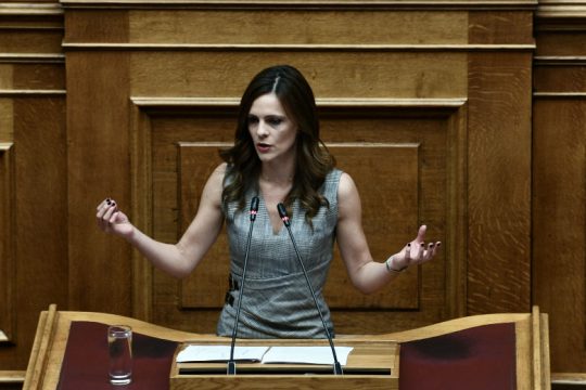 ΣΥΡΙΖΑ: Δύο βήματα πίσω μας πάει το ασφαλιστικό της Ν.Δ.