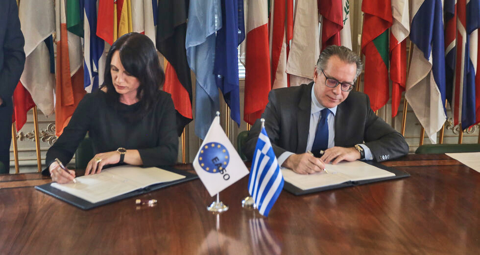 Πολλά… κεράσια, μικρό καλάθι