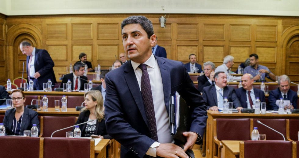 Κάτι ξέρει