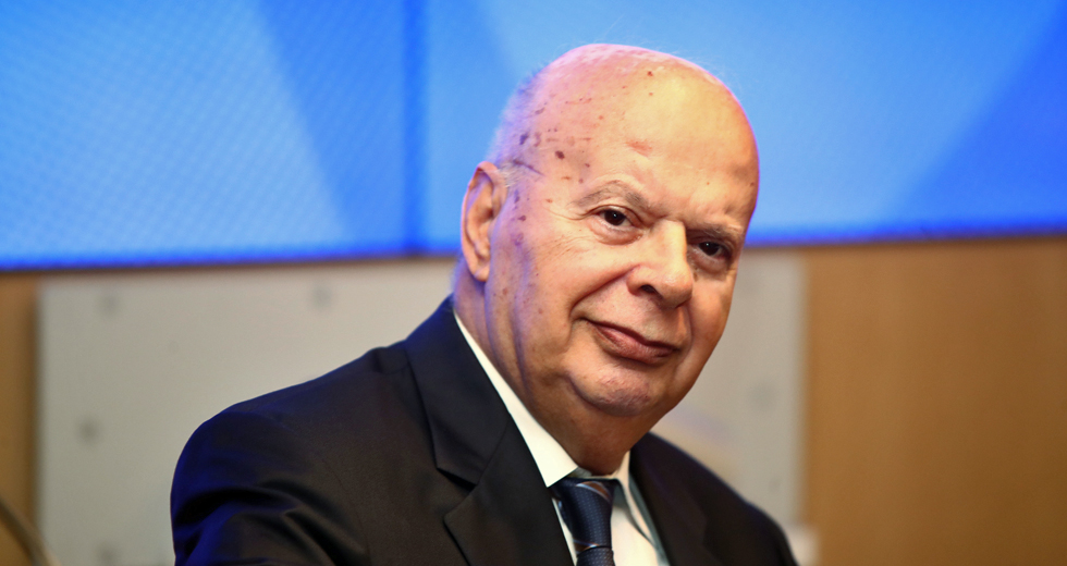 Οι Ενώσεις αποδοκιμάζουν