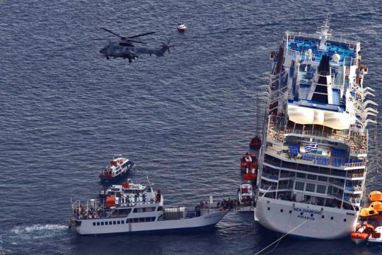 «Φουρτούνες» στο υπ. Ναυτιλίας για την ανέλκυση του «Sea Diamond»