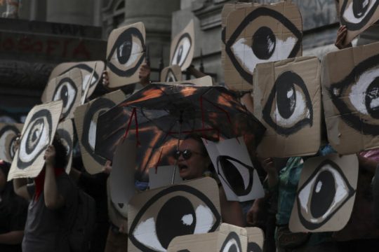 Γιορτάζοντας μια «νέα χρονιά με αξιοπρέπεια»