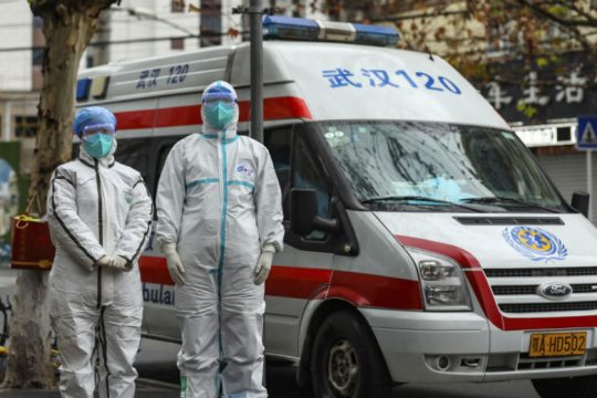 Έκτακτη σύνοδος ΠΟΥ στο Πεκίνο και φόβοι για πολλές χιλιάδες κρούσματα του κοροναϊού