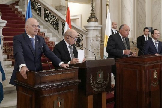 Υιοθετήθηκαν οι ελληνικές θέσεις στη συνάντηση του Καΐρου