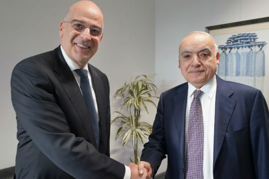 «Όχι» από τον απεσταλμένο του ΟΗΕ στην ανάπτυξη κυανοκράνων στη Λιβύη