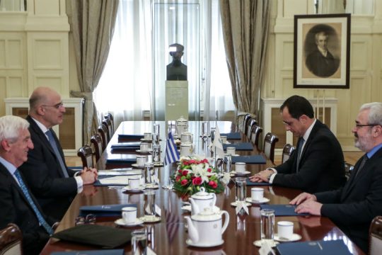 Σε πιο στοχευμένες ενέργειες συμφώνησαν Δένδιας και Χριστοδουλίδης