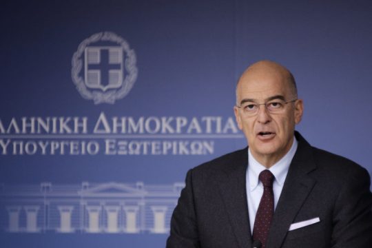 «Να μην ξεχάσουμε» λέει για το Ολοκαύτωμα ο Ν. Δένδιας