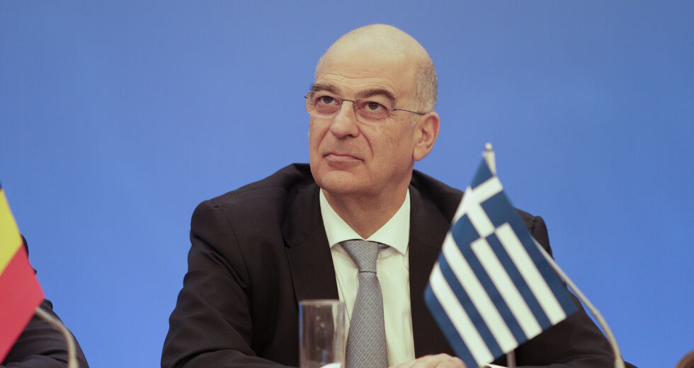 Για στέρεες σχέσεις με τους γείτονες…