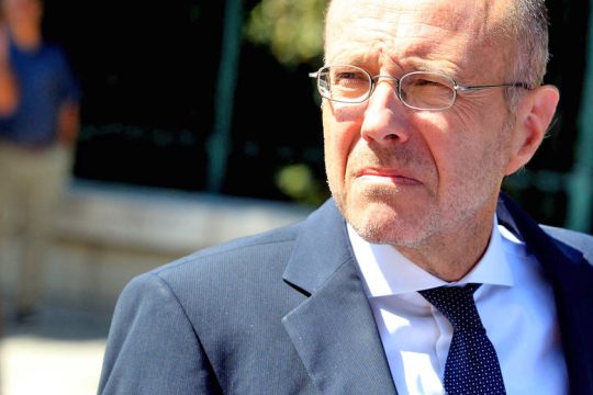 «Γαλάζιοι» υποστηρικτές σκληρών εθνικιστών
