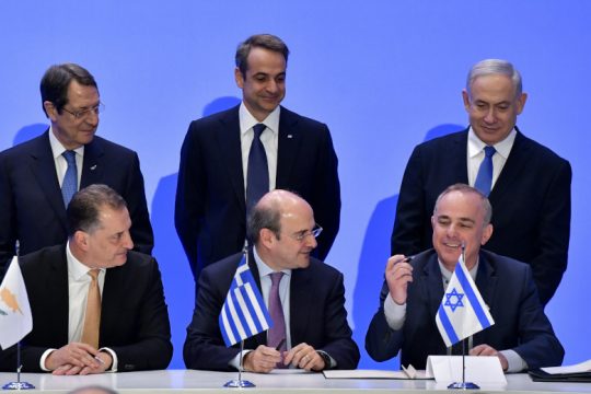«Έπεσαν» οι υπογραφές για τον EastMed