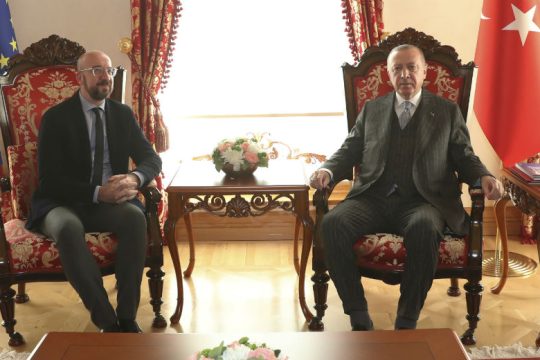 Στο τραπέζι όλα τα φλέγοντα θέματα στη συνάντηση Σ. Μισέλ- Τ. Ερντογάν