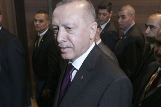 Βολές Ερντογάν κατά ΗΑΕ για στήριξη στον Χάφταρ