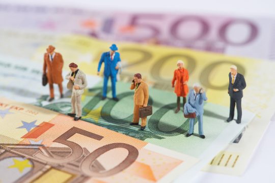 Συνειδητή επιλογή της κυβέρνησης η περικοπή των δημοσίων επενδύσεων
