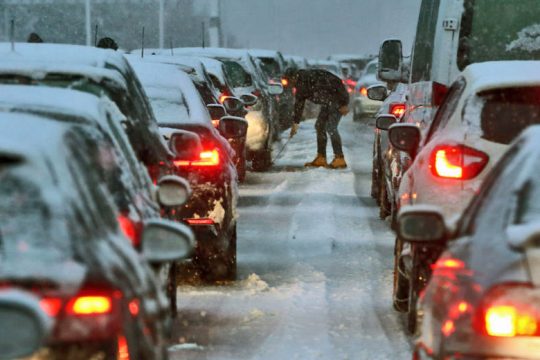 Πλήρωσε τη νύφη ένας αξιωματικός της Τροχαίας