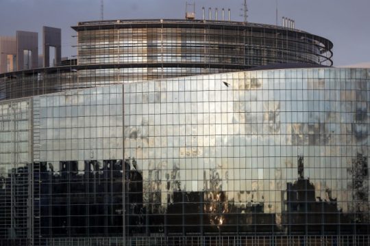 Το Ευρωκοινοβούλιο καλεί την Άγκυρα να επιστρέψει στην ομαλότητα σεβόμενη τα δικαιώματα