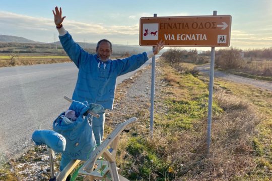 Από την Αθήνα στο Έβερεστ με ποδήλατο για τη σωτηρία του πλανήτη