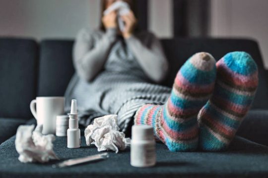 Δείχνει τα δόντια της η γρίπη