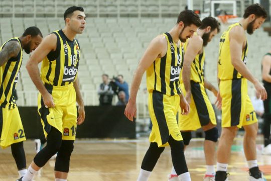 Λαβωμένη απέναντι στον Ολυμπιακό η Φενερ