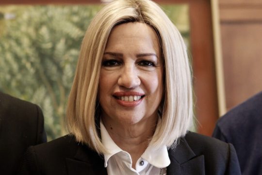 «Ομηρος συμφερόντων η κυβέρνηση»