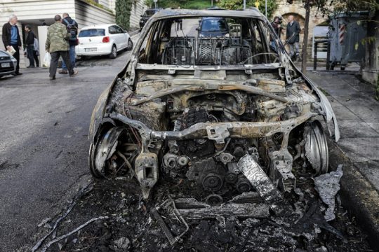 Ο «Πυρήνας Αναρχικής δράσης» πίσω από τους εμπρησμούς στο Κολωνάκι
