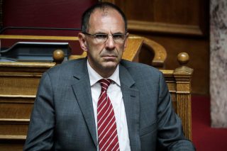 Ο ανατριχιαστικός αναθεωρητής κ. Γεραπετρίτης