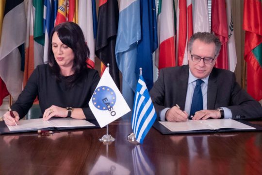 Υπεγράφη η συμφωνία κυβέρνησης και Ευρωπαϊκού Οργανισμού για το Άσυλο