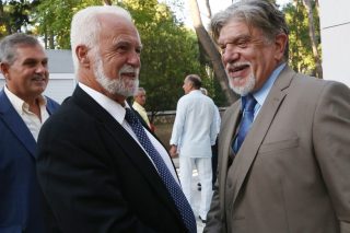 Νίκη των εργαζομένων, «χαστούκι» στον Βούρο