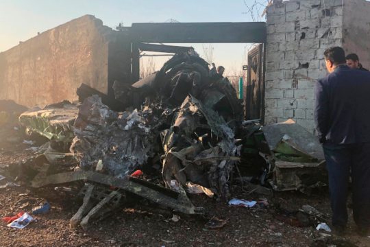 Άγνωστη η αιτία συντριβής του ουκρανικού Boeing με 176 επιβαίνοντες στο Ιράν