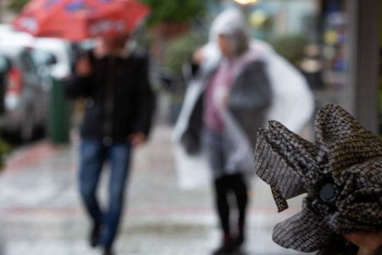 Άστατος καιρός με καταιγίδες στα νότια και μποφόρ στο Αιγαίο