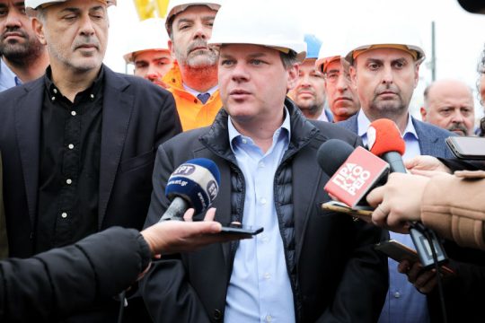 Σας παρακαλώ!