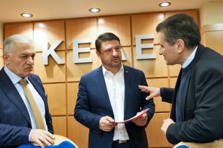 Η απόγνωση για το προσφυγικό «πρωταγωνιστής» στην ΚΕΔΕ