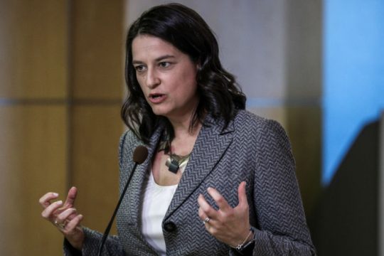 Αναγνώριση των κολεγίων δια της πλαγίας