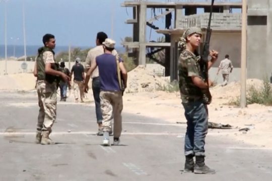 Guardian: 2.000 Σύρους αντάρτες στέλνει η Τουρκία στη Λιβύη
