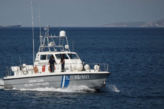 Δώδεκα νεκροί και 17 αγνοούμενοι από την τραγωδία με πρόσφυγες στους Παξούς