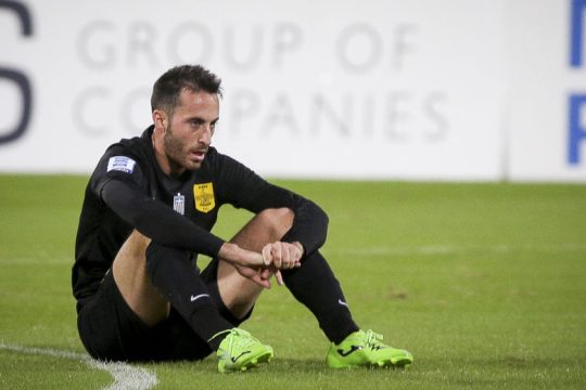 Υπό την απειλή της FIFpro πλήρωσε τον Μενέντεθ