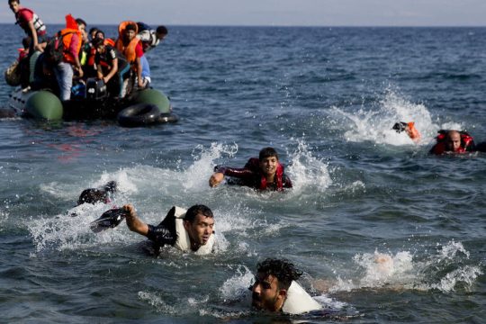 Θαλάσσια δίχτυα για πρόσφυγες και λοιπούς… ρύπους