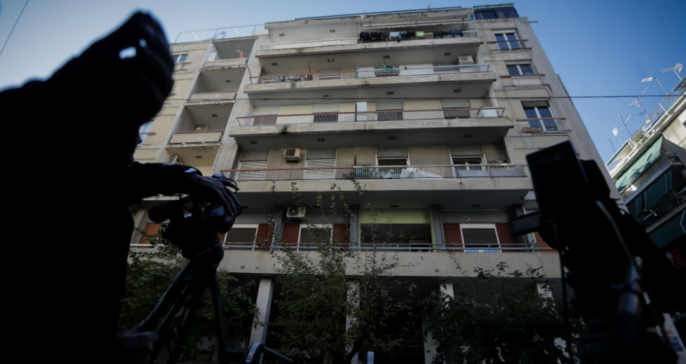 Παιδιά βρήκαν νεκρούς τους γονείς τους από αναθυμιάσεις