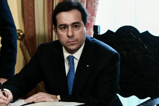 Υποβάθμιση διά της αναβαθμίσεως