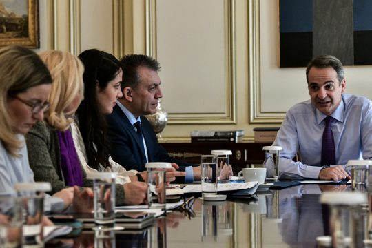 Κόντρες και συναντήσεις εν αναμονή του ασφαλιστικού νομοσχεδίου
