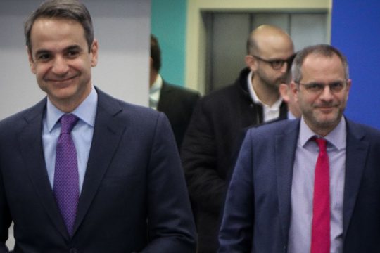 Τον Ζούλα να πιστέψουμε ή τον Μητσοτάκη για την ΕΡΤ;