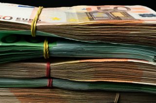 Χορηγίες εκατομμυρίων για… εθνικούς (ψηφοθηρικούς) λόγους