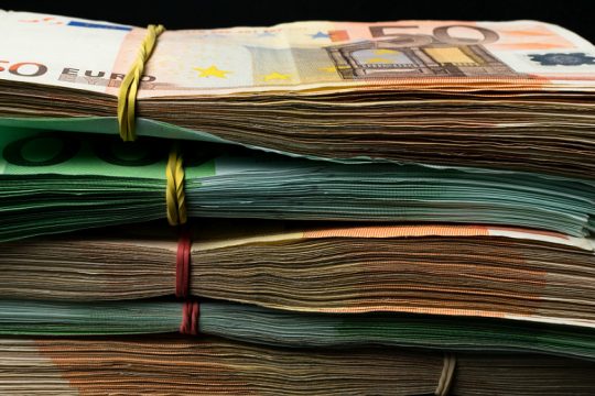 Χορηγίες εκατομμυρίων για… εθνικούς (ψηφοθηρικούς) λόγους